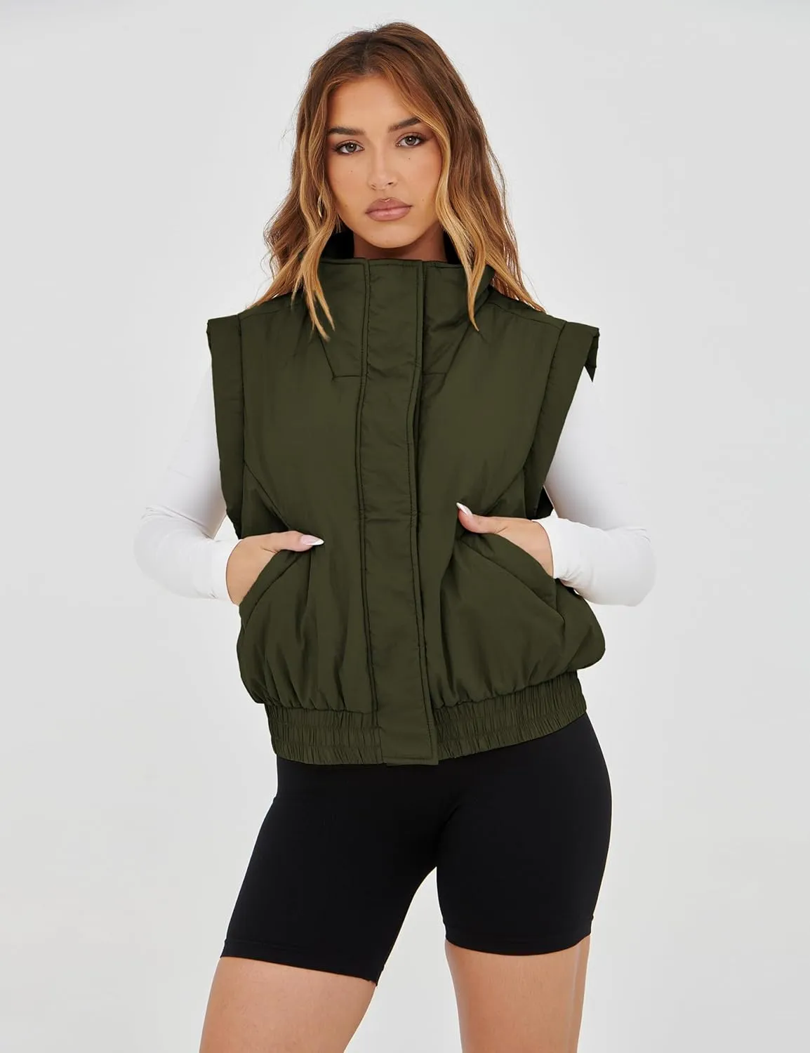 UANEO Womens Crop Vest Cropped Puffer Vest Quilted Lightweight Padded Gilet with Pockets