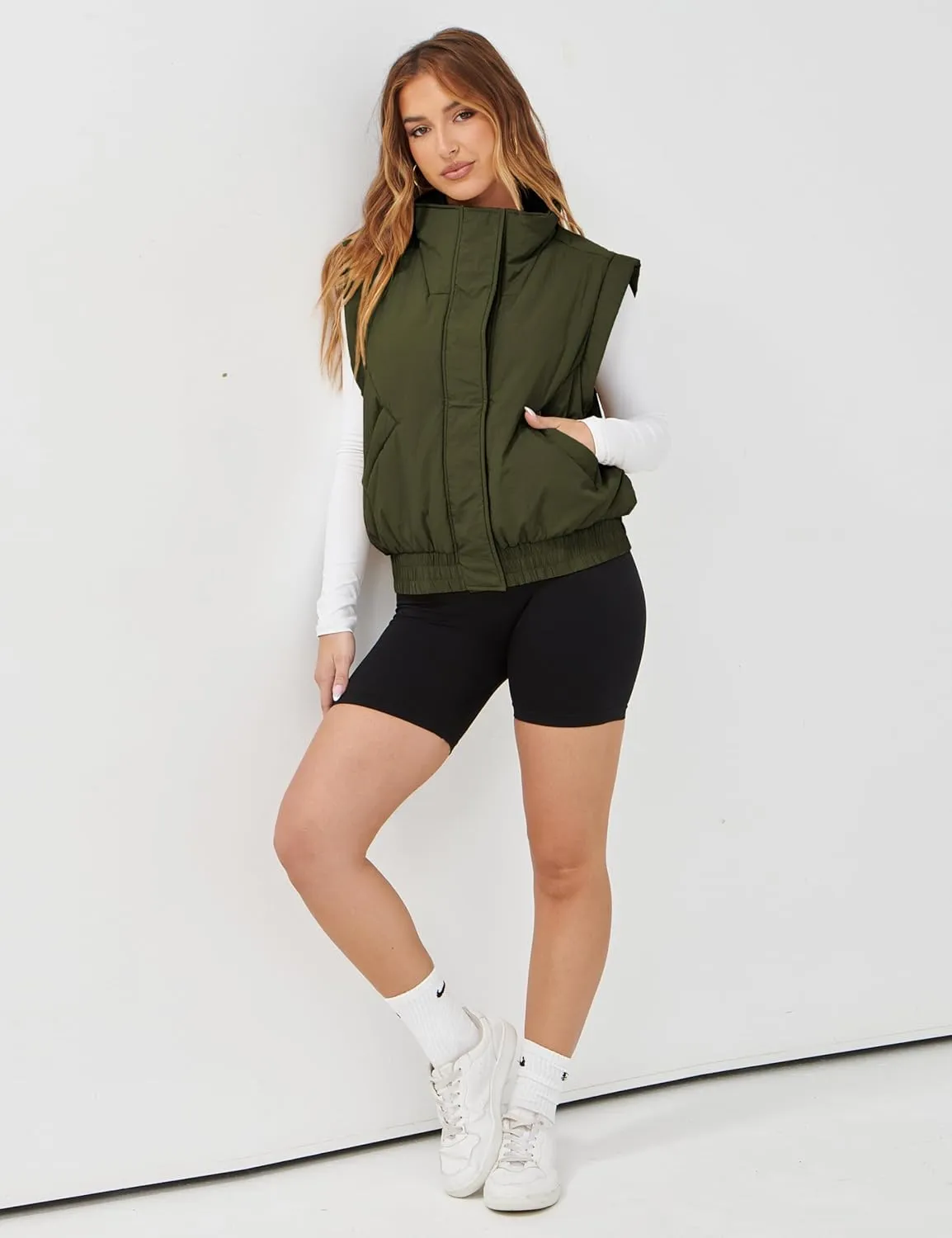 UANEO Womens Crop Vest Cropped Puffer Vest Quilted Lightweight Padded Gilet with Pockets