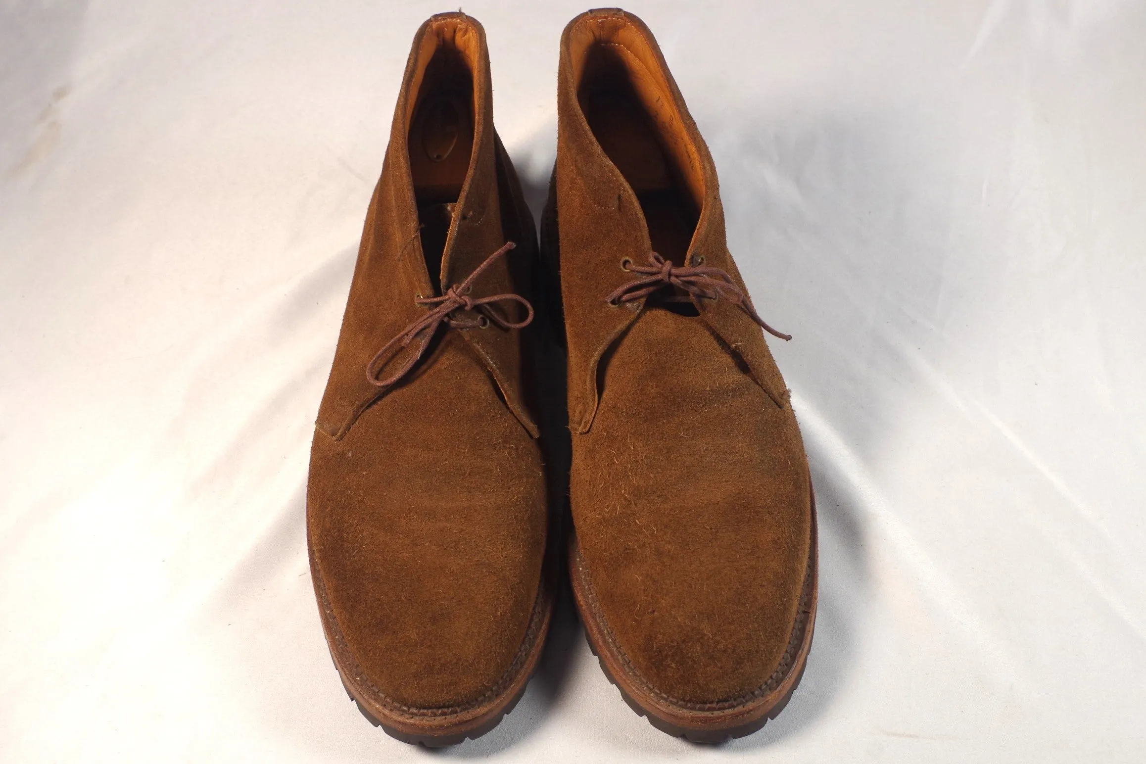 USA-Made Suede Walk-Over Plain Toe Chukka Boots - Size 12D/B
